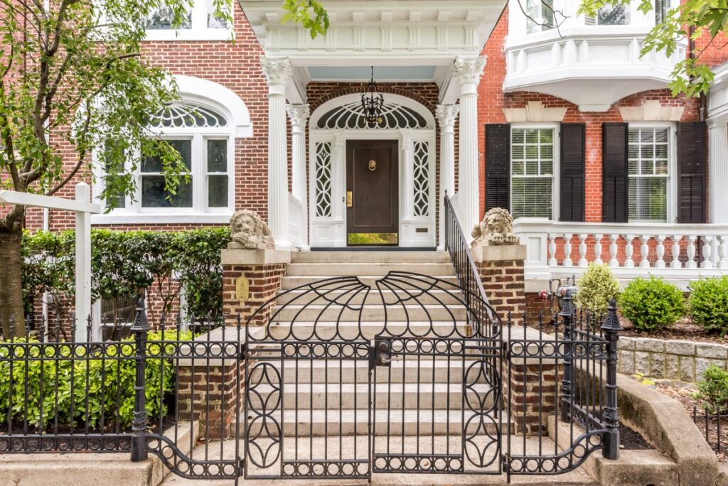 Using a REALTOR® who knows the Neighborhood